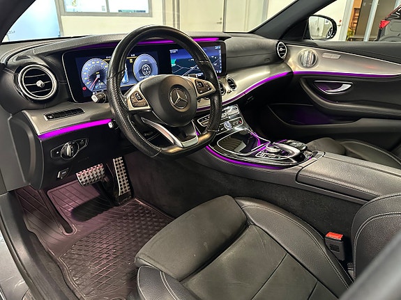 Mercedes-Benz E220 13 of 29
