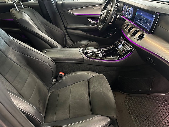 Mercedes-Benz E220 12 of 29