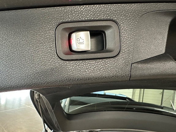 Mercedes-Benz E220 7 of 29