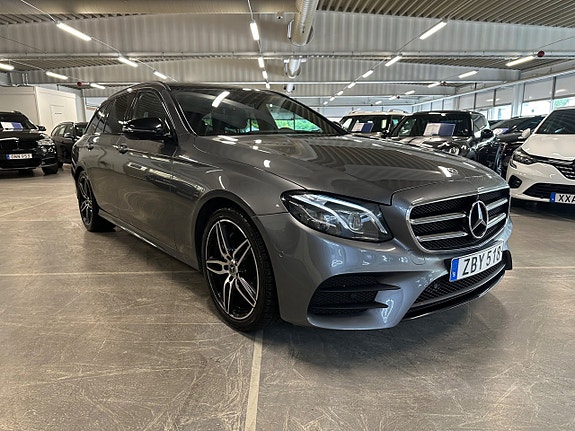 Mercedes-Benz E220 2 of 29