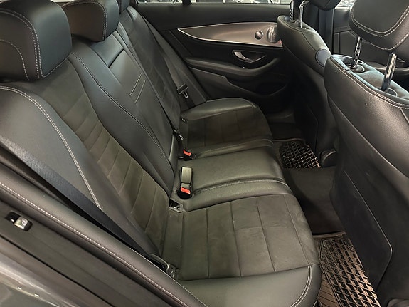 Mercedes-Benz E220 9 of 29