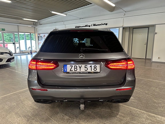 Mercedes-Benz E220 4 of 29