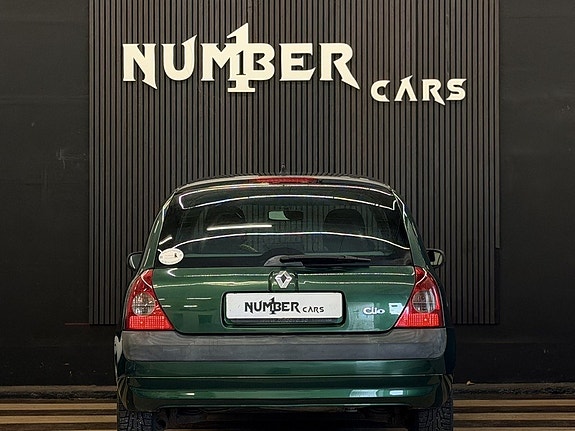 Renault Clio 8 of 18