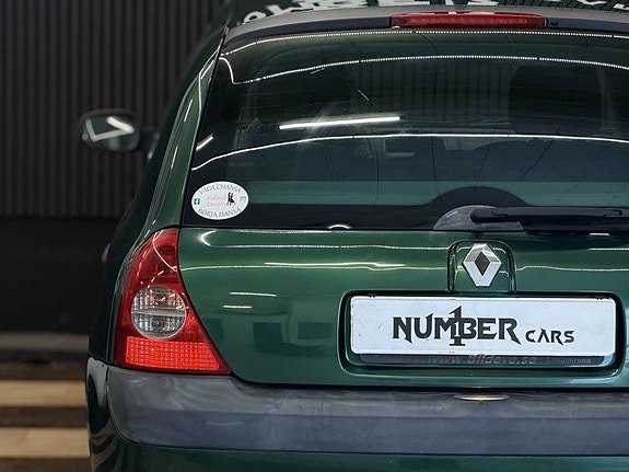 Renault Clio 10 of 18