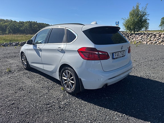 BMW 218i 3 of 3