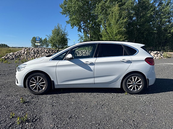 BMW 218i 2 of 3