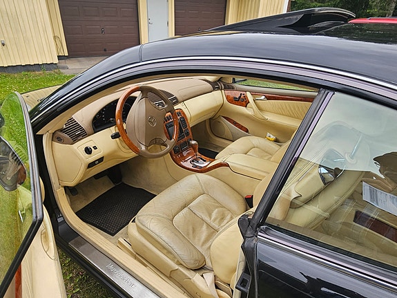 Mercedes-Benz CL500 3 of 4