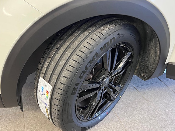Peugeot 3008 2 of 5