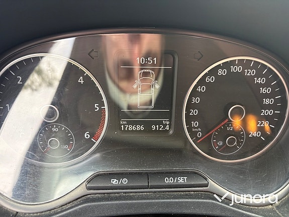 Volkswagen Amarok 17 of 26