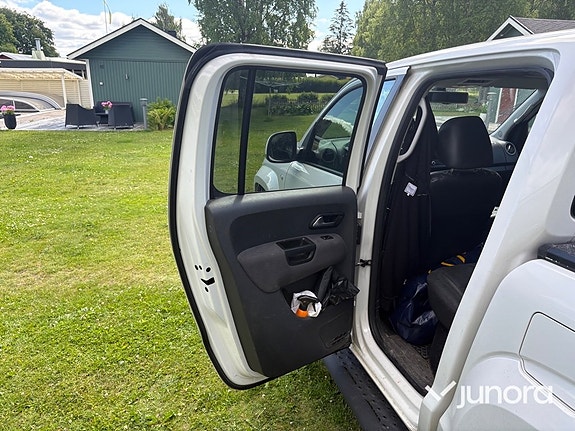 Volkswagen Amarok 12 of 26