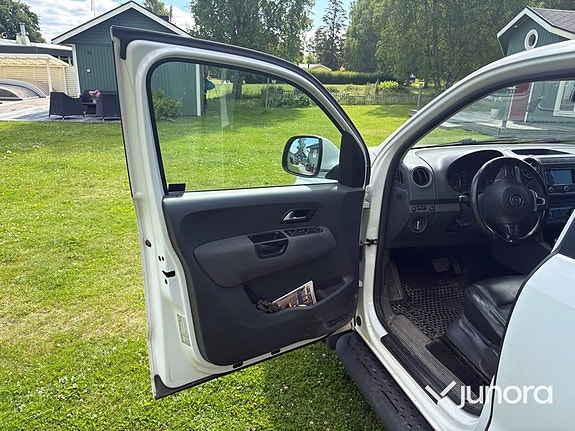 Volkswagen Amarok 11 of 26