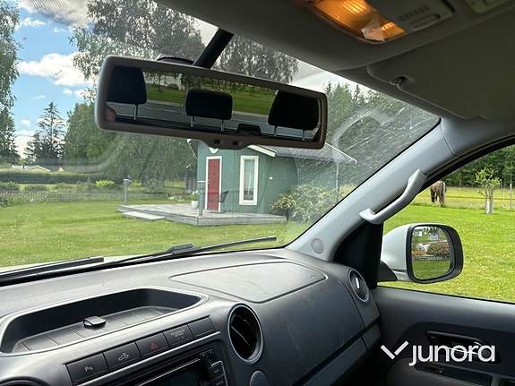 Volkswagen Amarok 16 of 26