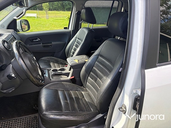 Volkswagen Amarok 13 of 26