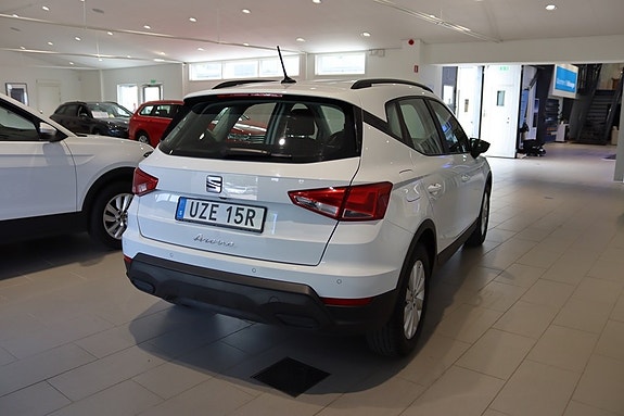 Seat Arona 2 of 5