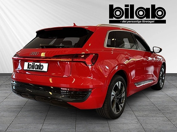 Audi Q8 e-tron 4 of 5