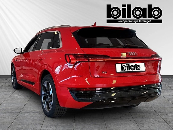 Audi Q8 e-tron 3 of 5