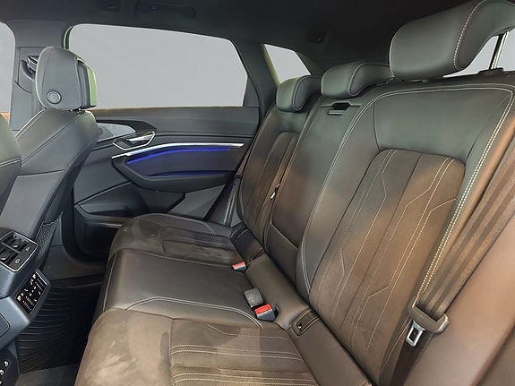 Audi Q8 e-tron 5 of 5