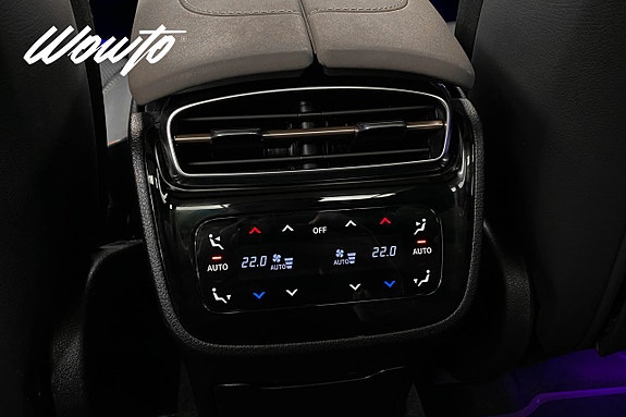 Mercedes-Benz EQS SUV 14 of 23