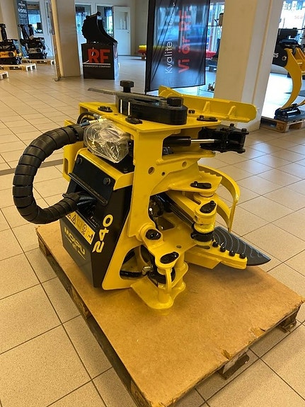 Moipu 240 EFI 3 of 4
