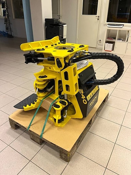 Moipu 240 EFI 2 of 4