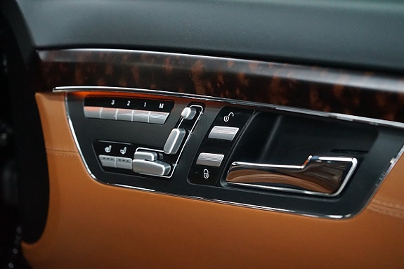 Mercedes-Benz S63 11 of 25