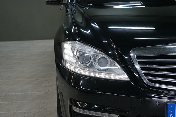 Mercedes-Benz S63 22 of 25