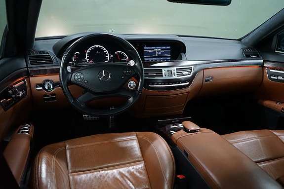 Mercedes-Benz S63 8 of 25