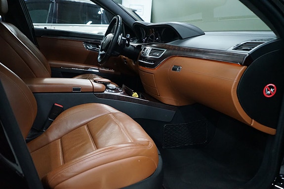 Mercedes-Benz S63 9 of 25
