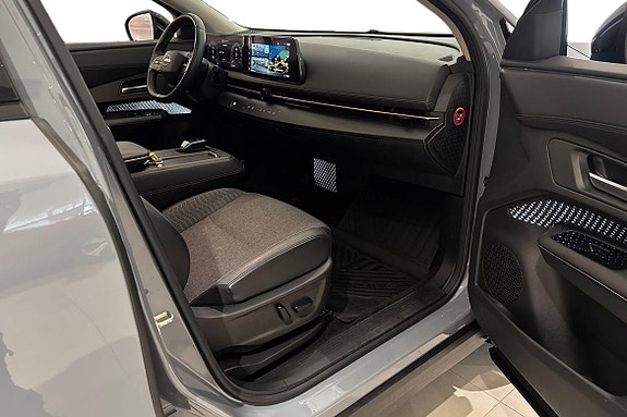 Nissan Ariya 7 of 24