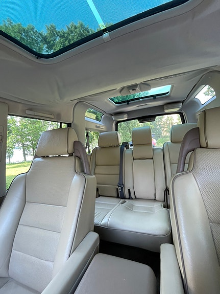 Land Rover Discovery 5 of 5