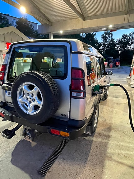Land Rover Discovery 4 of 5