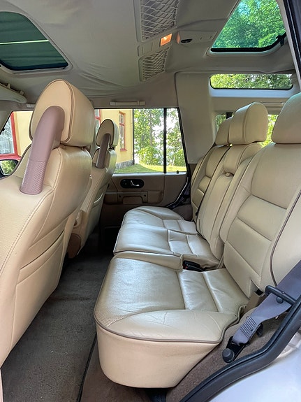 Land Rover Discovery 7 of 9