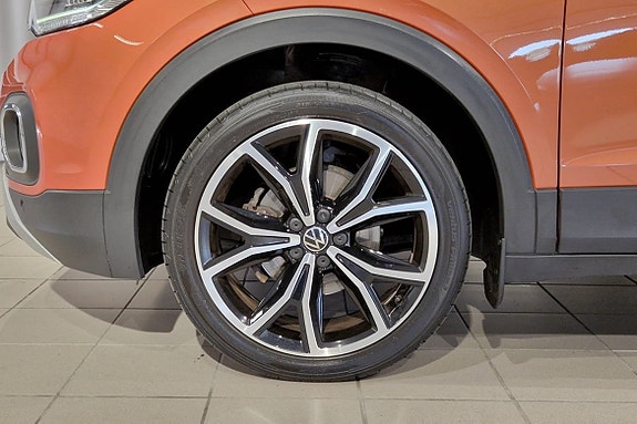 Volkswagen T-Cross 3 of 5