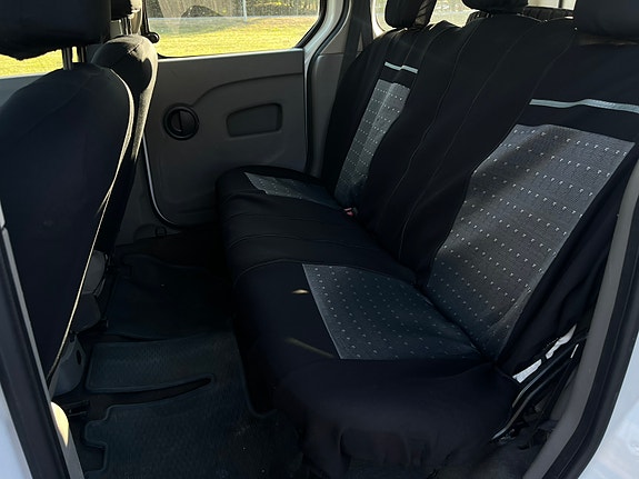 Renault Kangoo Express 12 of 12