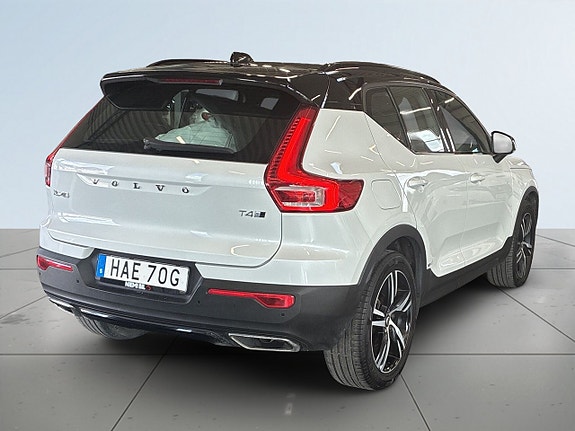 Volvo XC40 6 of 27