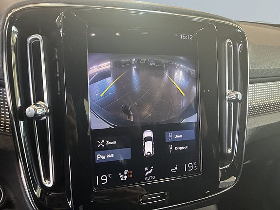 Volvo XC40 11 of 27