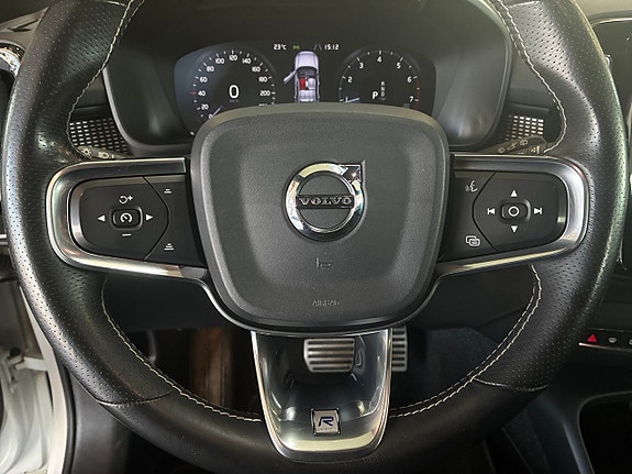 Volvo XC40 20 of 27
