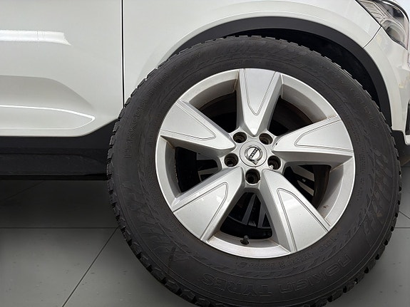 Volvo XC40 14 of 27