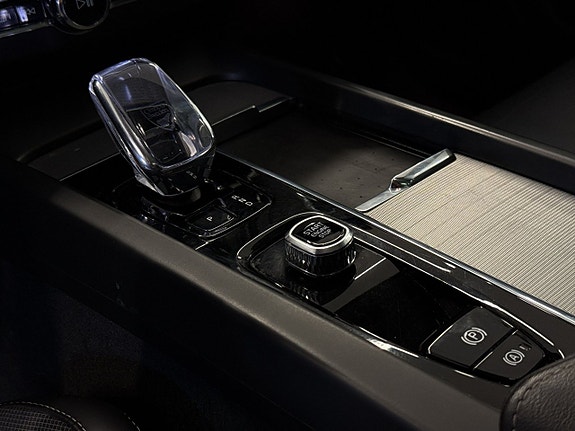 Volvo XC60 17 of 27