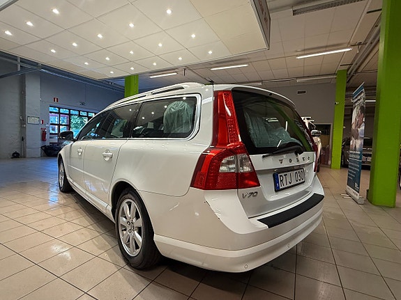 Volvo V70 6 of 12