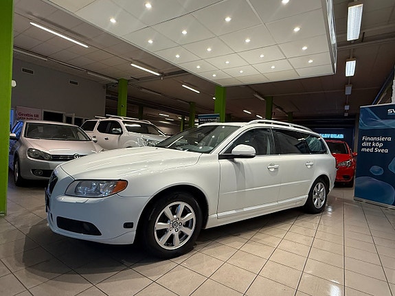 Volvo V70 3 of 5