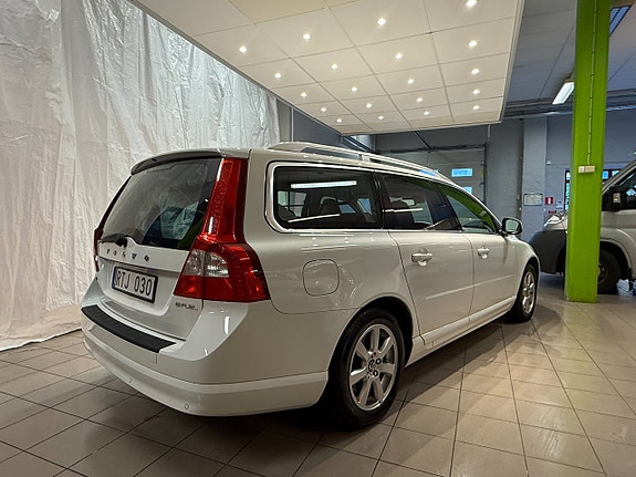 Volvo V70 5 of 5