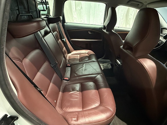 Volvo V70 11 of 12