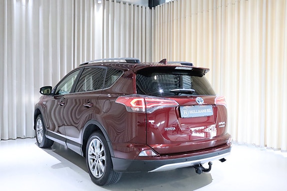 Toyota RAV4 7 of 30