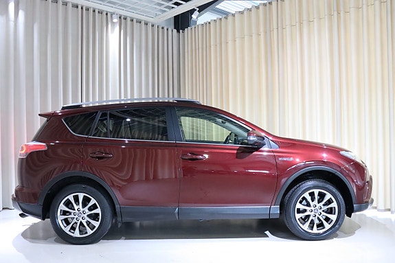 Toyota RAV4 4 of 30