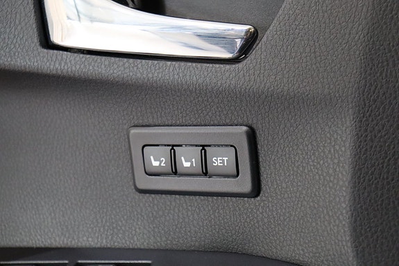 Toyota RAV4 18 of 30
