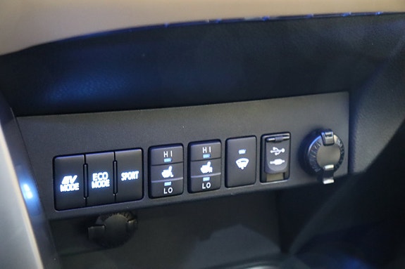 Toyota RAV4 26 of 30
