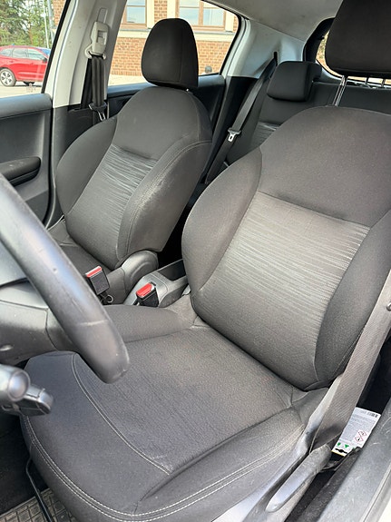 Peugeot 208 8 of 10