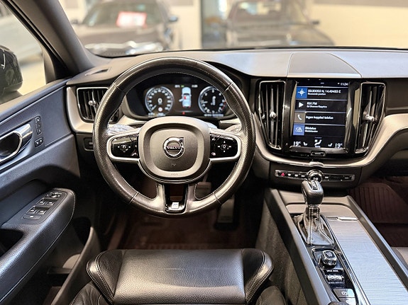 Volvo XC60 13 of 17