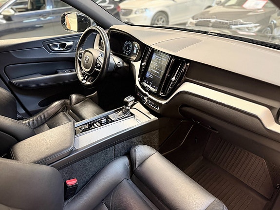 Volvo XC60 14 of 17